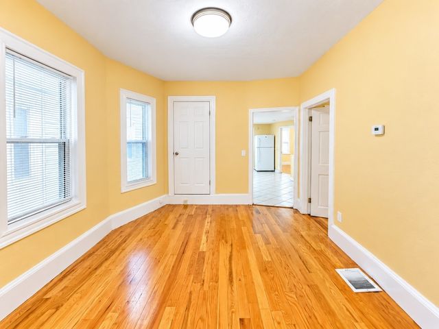 37 Maverick St 1, Chelsea, MA 02150