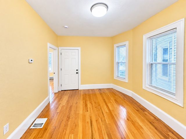 37 Maverick St 1, Chelsea, MA 02150