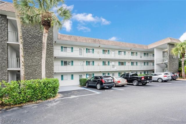 5635 Rattlesnake Hammock RD D-203, Naples, FL 34113