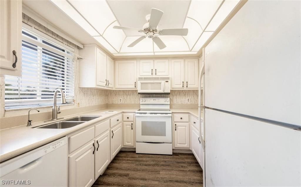 5635 Rattlesnake Hammock RD D-203, Naples, FL 34113