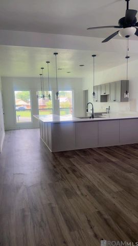 14235 Blairstown Dr, Baker, LA 70714