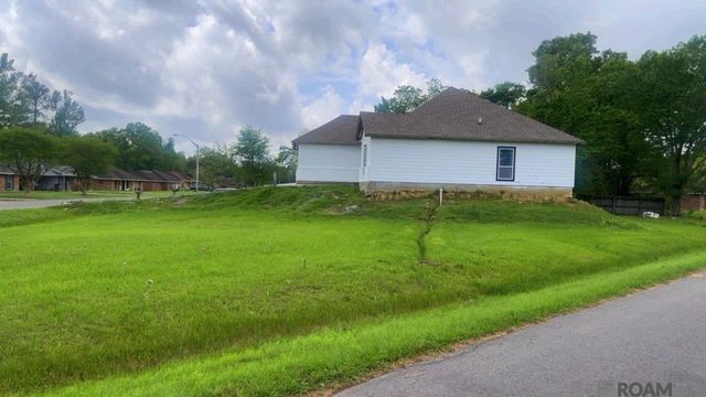 14235 Blairstown Dr, Baker, LA 70714