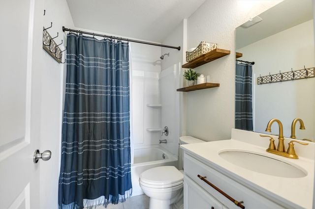 182 Bayberry CIR, Buda, TX 78610