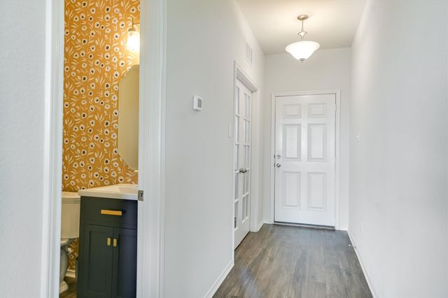 182 Bayberry CIR, Buda, TX 78610