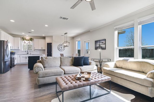 182 Bayberry CIR, Buda, TX 78610