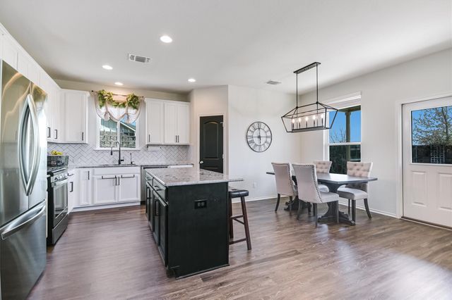 182 Bayberry CIR, Buda, TX 78610