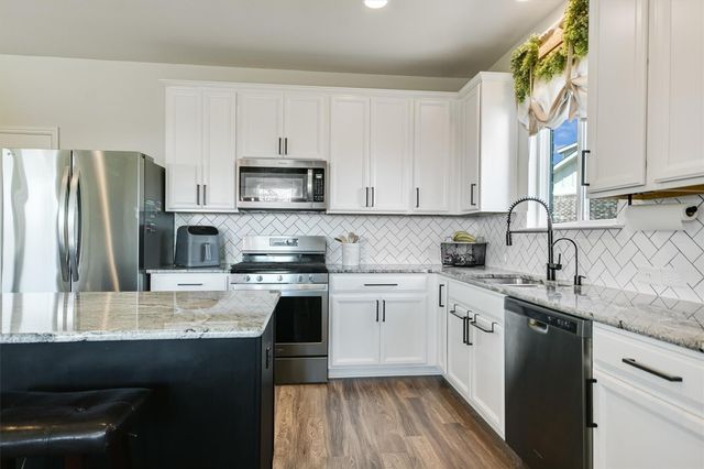 182 Bayberry CIR, Buda, TX 78610
