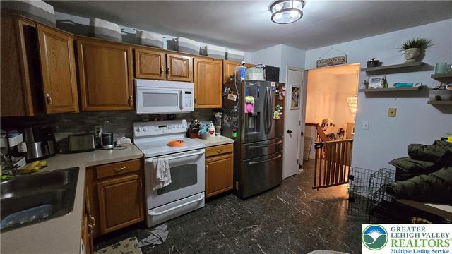 2013 Woodside Court, Salisbury Twp, PA 18103