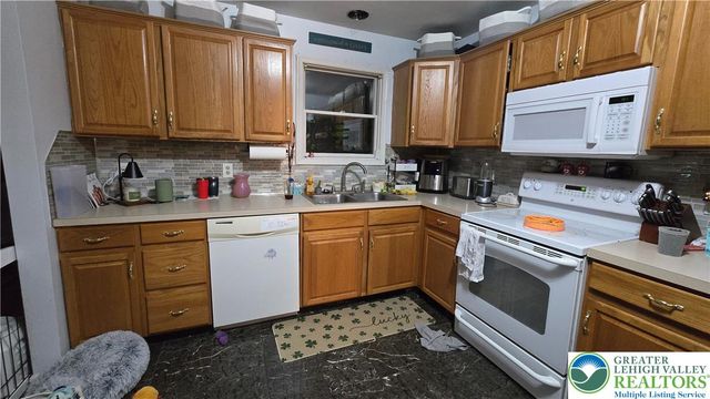 2013 Woodside Court, Salisbury Twp, PA 18103