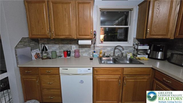 2013 Woodside Court, Salisbury Twp, PA 18103