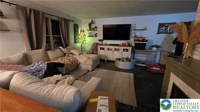 2013 Woodside Court, Salisbury Twp, PA 18103