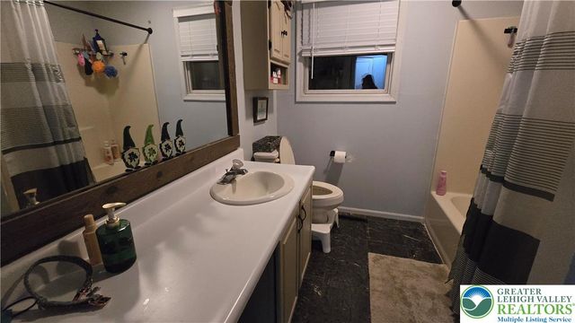 2013 Woodside Court, Salisbury Twp, PA 18103