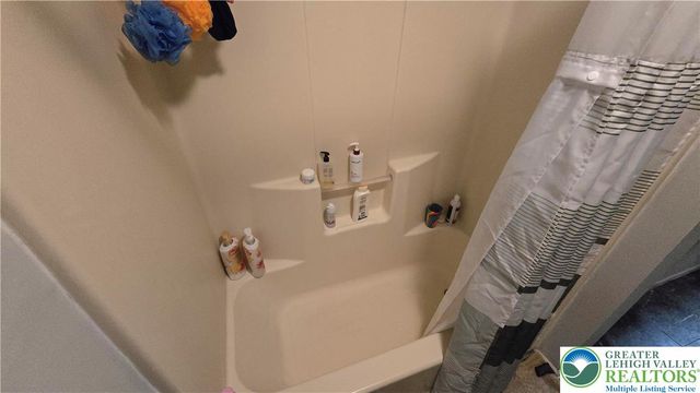 2013 Woodside Court, Salisbury Twp, PA 18103