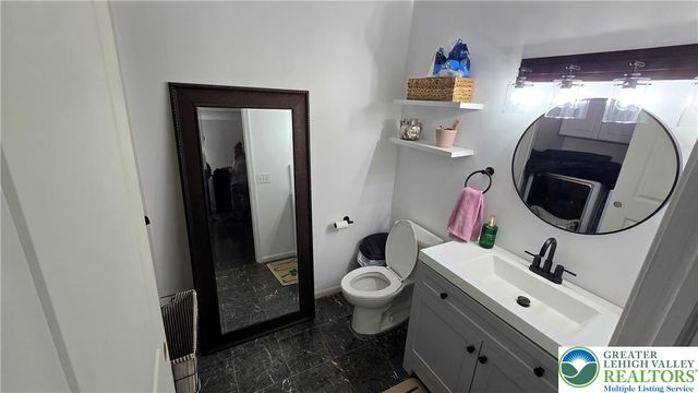 2013 Woodside Court, Salisbury Twp, PA 18103