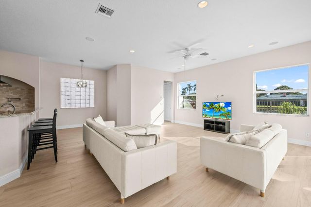 4096 Artesa Drive, Boynton Beach, FL 33436