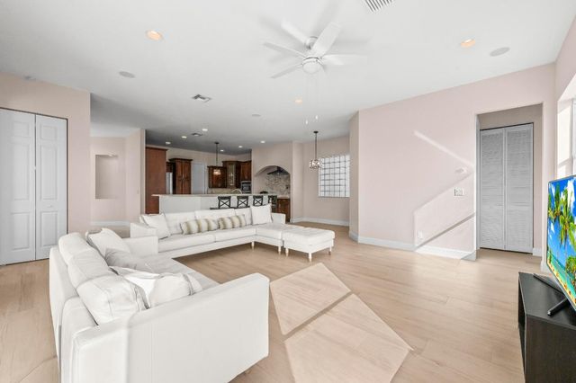 4096 Artesa Drive, Boynton Beach, FL 33436