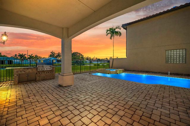 4096 Artesa Drive, Boynton Beach, FL 33436