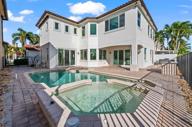 4096 Artesa Drive, Boynton Beach, FL 33436