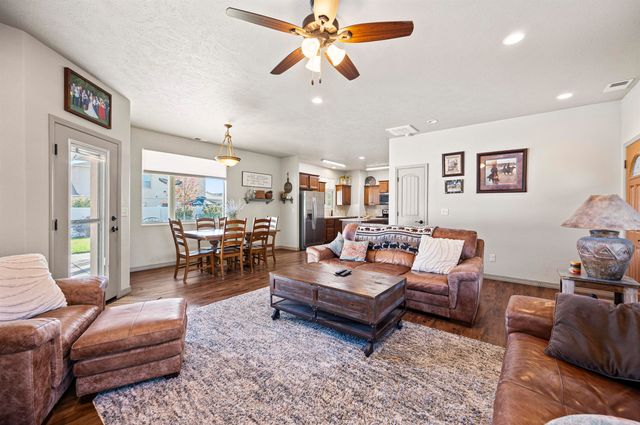 182 Night Hawk Drive, Grand Junction, CO 81503