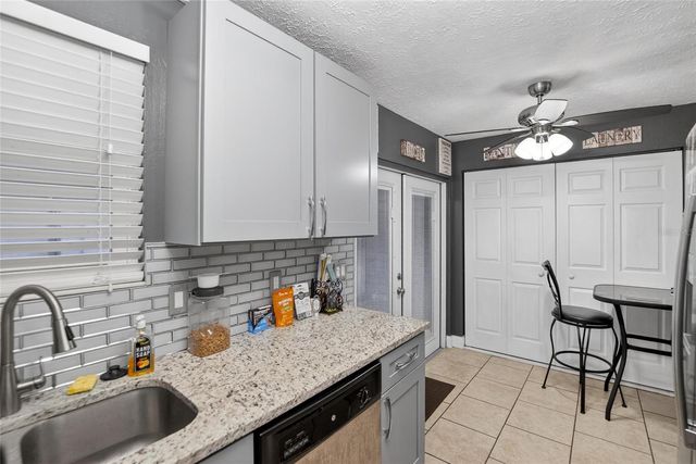 6424 ROCKPOINTE DRIVE, Tampa, FL 33634