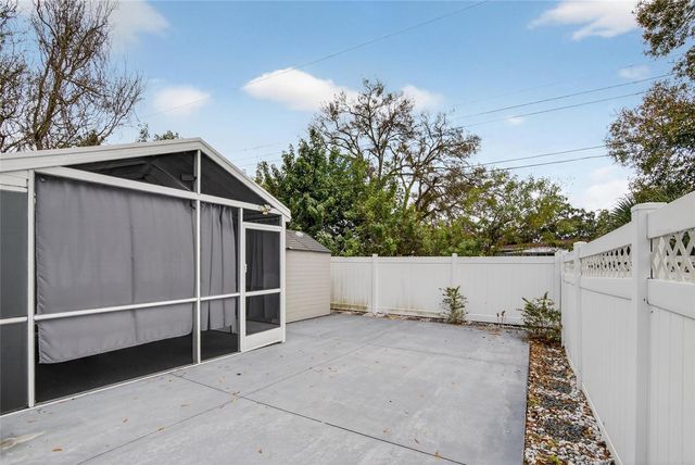 6424 ROCKPOINTE DRIVE, Tampa, FL 33634