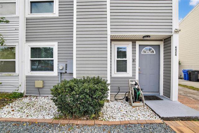 6424 ROCKPOINTE DRIVE, Tampa, FL 33634