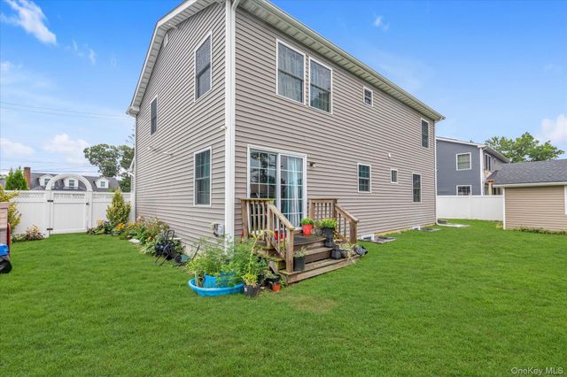 6 Belmont Court, Amityville, NY 11701