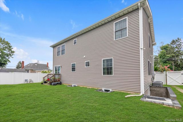 6 Belmont Court, Amityville, NY 11701