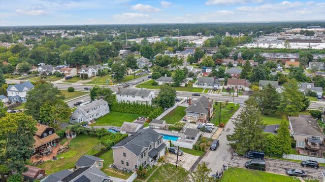 6 Belmont Court, Amityville, NY 11701