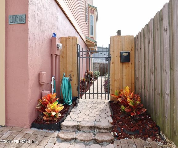 1111 1ST Street N, Jacksonville Beach, FL 32250