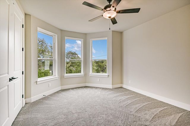 1 Squaw Circle CIR, Wimberley, TX 78676