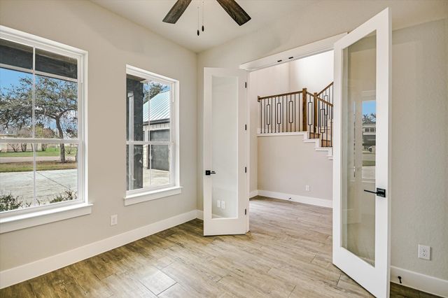 1 Squaw Circle CIR, Wimberley, TX 78676