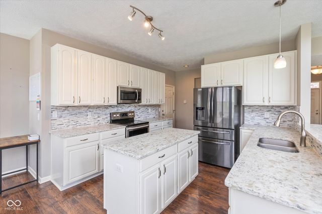 9756 Scotch Pine Court, Fishers, IN 46037