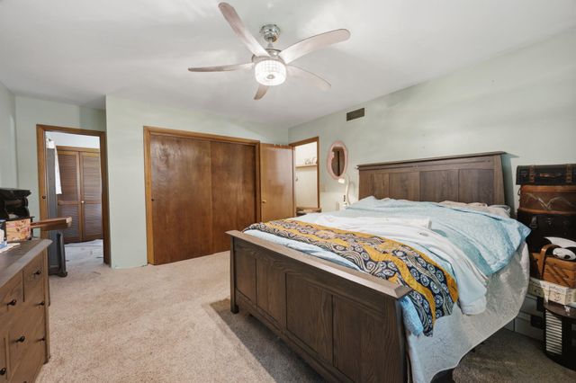 3075 W River Park Dr, Wichita, KS 67203