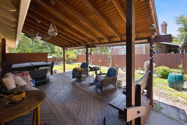 3075 W River Park Dr, Wichita, KS 67203