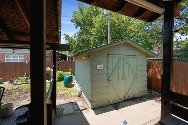 3075 W River Park Dr, Wichita, KS 67203