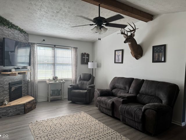 1255 E Longwood, Shelbyville, IN 46176