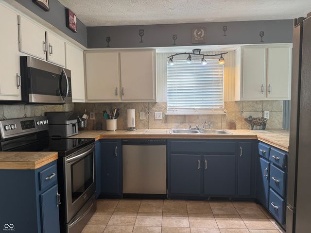 1255 E Longwood, Shelbyville, IN 46176