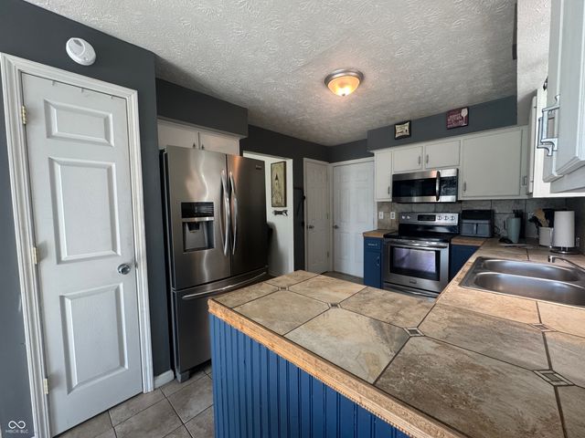 1255 E Longwood, Shelbyville, IN 46176