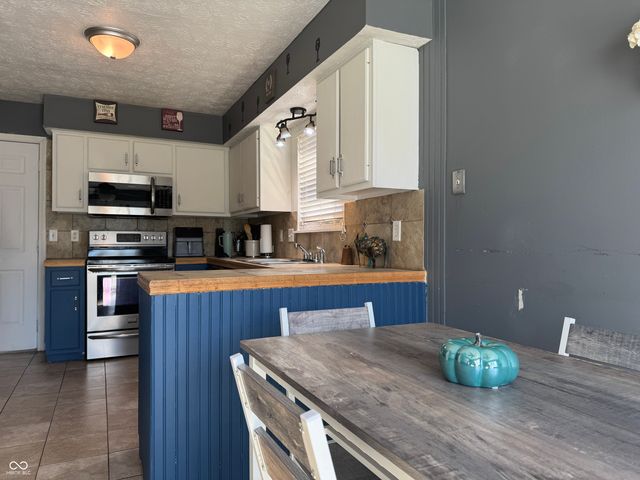 1255 E Longwood, Shelbyville, IN 46176