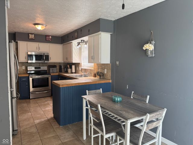 1255 E Longwood, Shelbyville, IN 46176