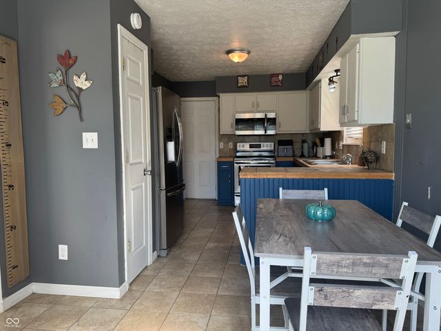 1255 E Longwood, Shelbyville, IN 46176