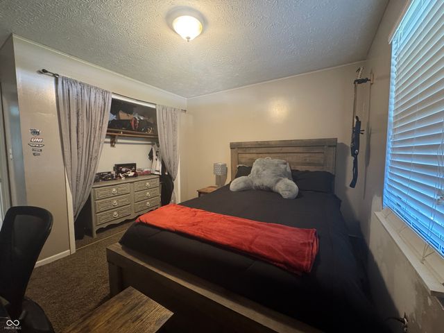 1255 E Longwood, Shelbyville, IN 46176