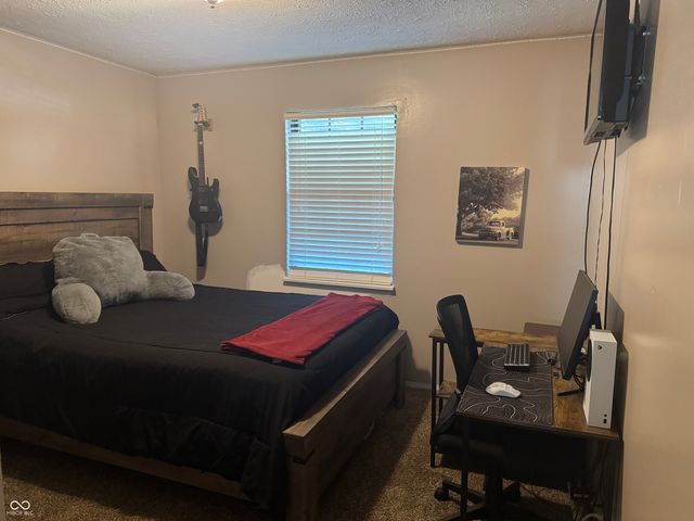 1255 E Longwood, Shelbyville, IN 46176