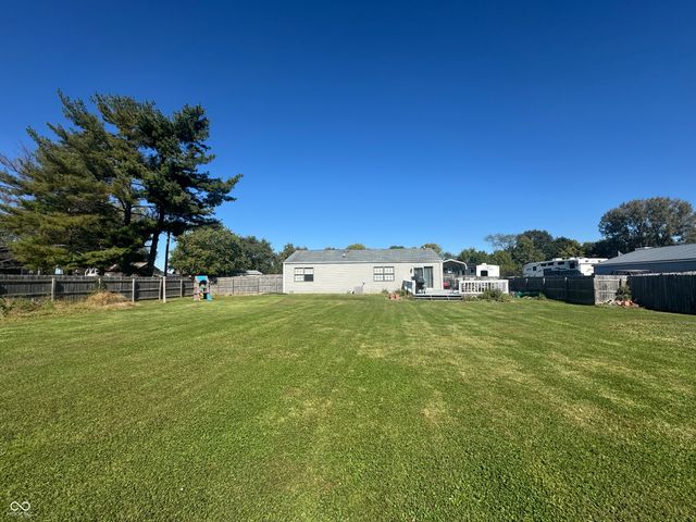 1255 E Longwood, Shelbyville, IN 46176