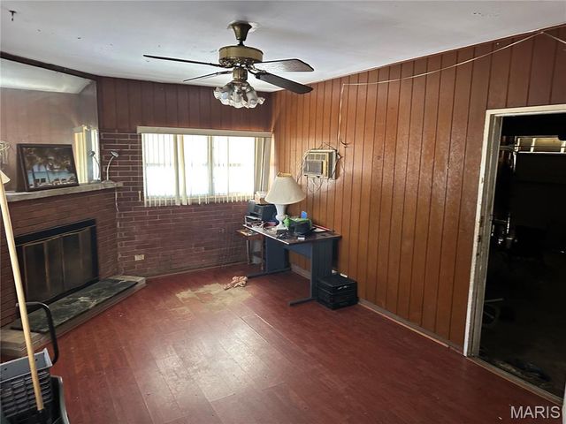 2287 Gadbury Drive, St Louis, MO 63136