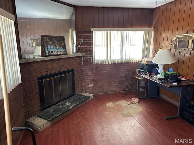 2287 Gadbury Drive, St Louis, MO 63136