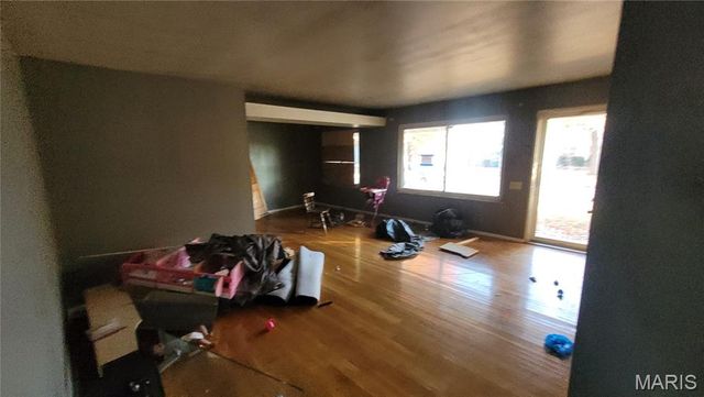 2287 Gadbury Drive, St Louis, MO 63136