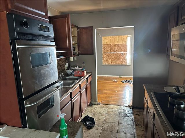 2287 Gadbury Drive, St Louis, MO 63136