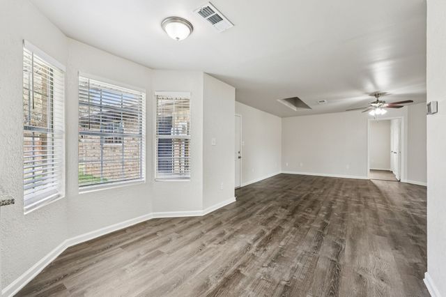 320 Edgewood Street, Krum, TX 76249